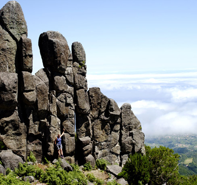 Homen em Pe, Madeira